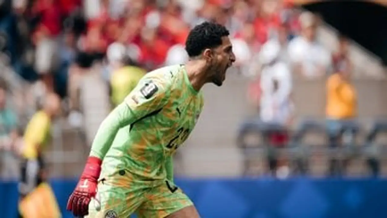 مصطفى شوبير يتألق في قائمة الأفضل بمنتخب مصر قبل مواجهة إيران